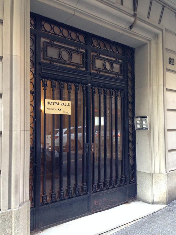 Hostal Valls Barcelona Exterior photo