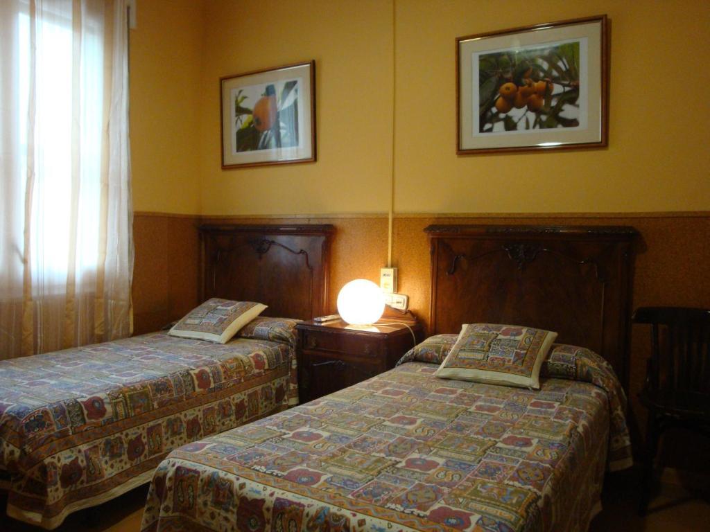 Hostal Valls Barcelona Exterior photo